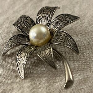 Vintage Spanish Damascene Silver Flower Brooch Pearl Center EC